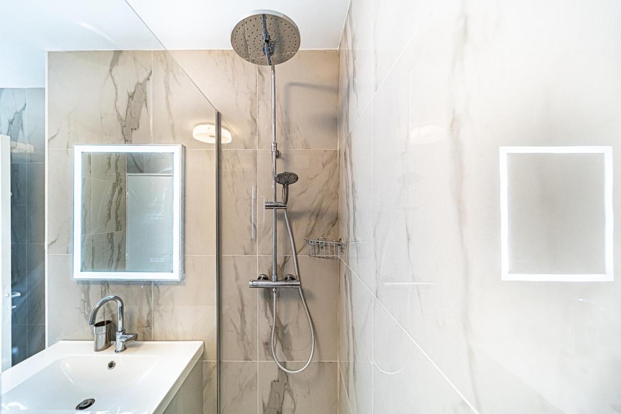וילאורבן Appartement Cosy Avec Balcony And Garage-Charpennes מראה חיצוני תמונה