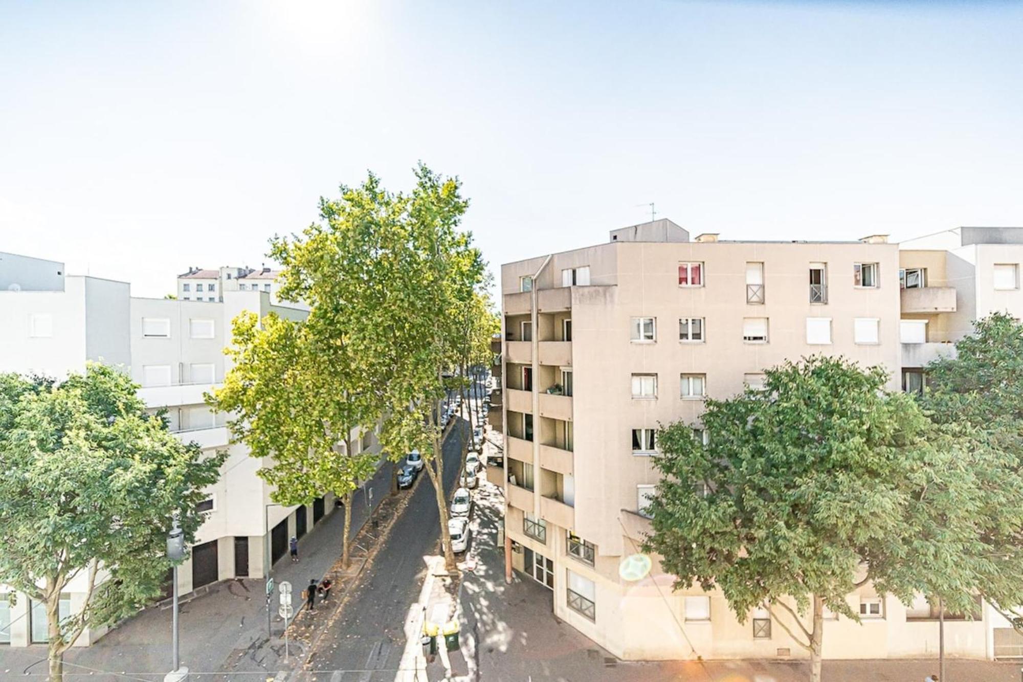 וילאורבן Appartement Cosy Avec Balcony And Garage-Charpennes מראה חיצוני תמונה